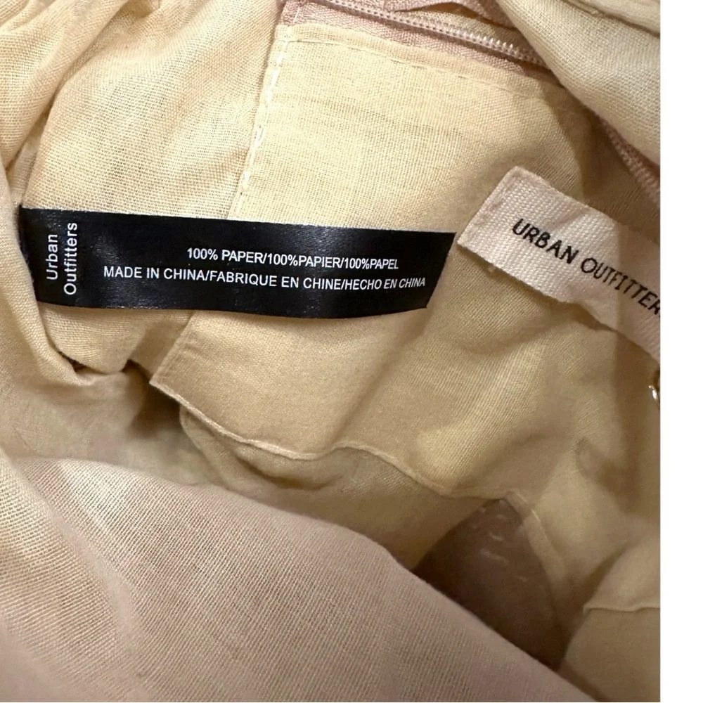 🎉HP🎉EUC Urban Outfitters Round Woven Shoulder Bag in Natural. One Size - Picture 9 of 10